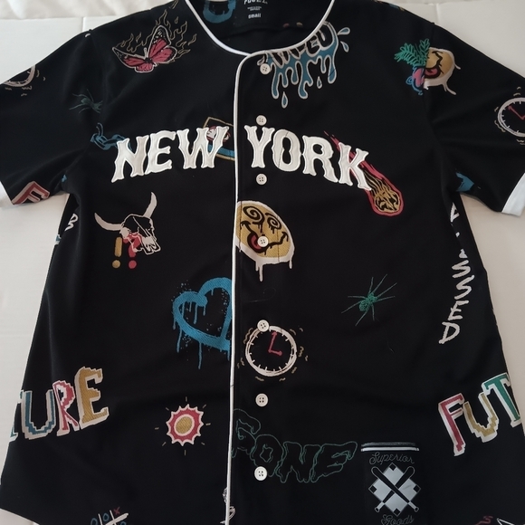 Rue21 Other - Rue 21 Mens Size SMALL Graphic Applique Short Sleeve Jersey Retro